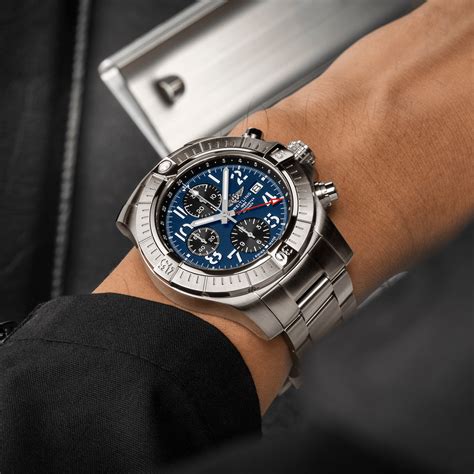 tourneau Breitling Avenger chronograph